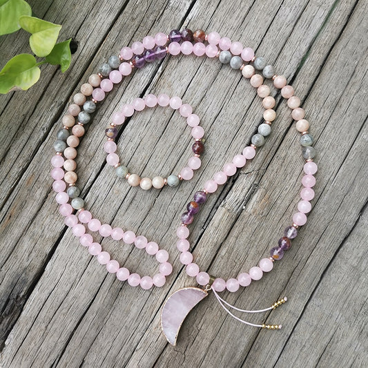 Collier Mala "Lune Rose" en Super 7, Pierre de Soleil, Quartz Rose & Labradorite